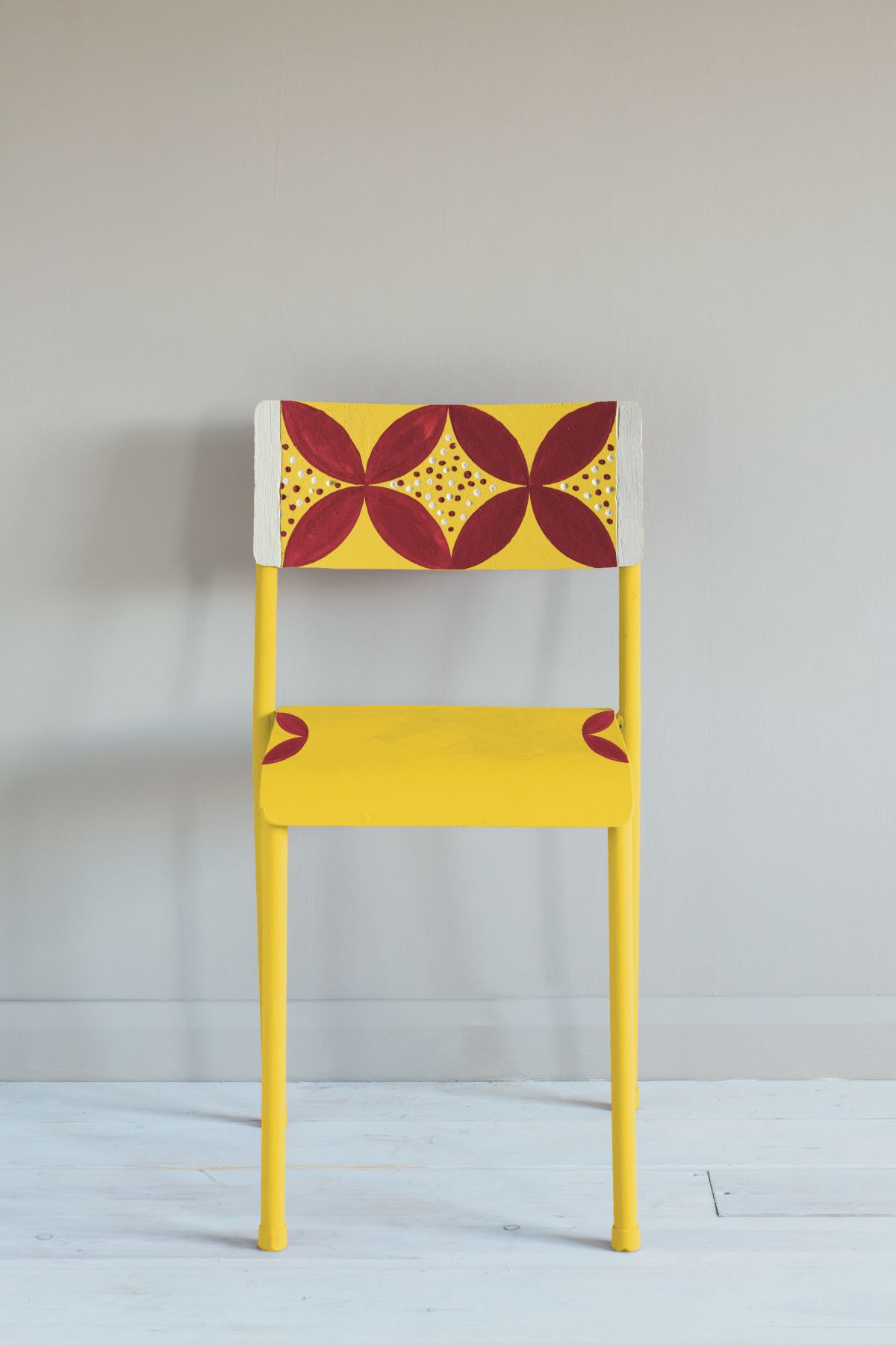 Renowacja krzesła drewnianego z farbami Annie Sloan Tilton Annie Sloan